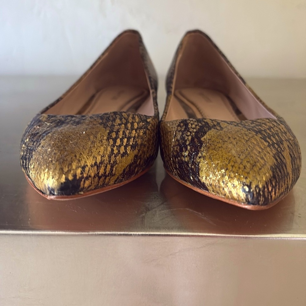 NWOT Pour La Victoire Gold Snakeskin Women's Flats, Sz 8 - Picture 7 of 12
